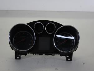 Gebruikte Kilometerteller KM Opel Astra J (PC6/PD6/PE6/PF6) 1.6 16V Prijs € 106,00 Margeregeling aangeboden door Gebr Opdam B.V.