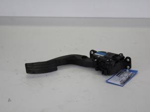 Gebruikte Gaspedaalpositie Sensor Renault Twingo II (CN) 1.2 16V Prijs € 42,00 Margeregeling aangeboden door Gebr Opdam B.V.