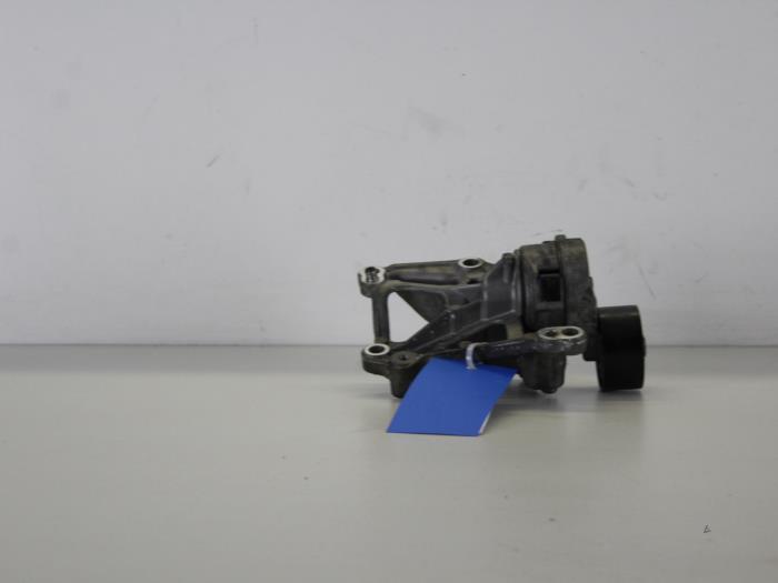 Gebruikte Spanrol Multiriem Peugeot 208 I (CA/CC/CK/CL) 1.2 Vti 12V PureTech 82 Prijs op aanvraag aangeboden door Gebr Opdam B.V.