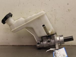 Gebruikte Hoofdremcilinder Hyundai iX35 (LM) 2.0 16V Prijs op aanvraag aangeboden door Gebr Opdam B.V.