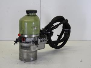 Gebruikte Servopomp Opel Astra H SW (L35) 1.3 CDTI 16V Ecotec Prijs € 64,00 Margeregeling aangeboden door Gebr Opdam B.V.