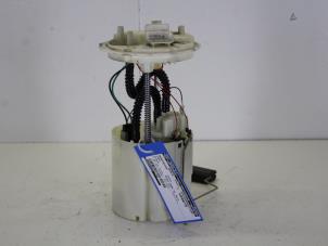Gebruikte Benzinepomp Fiat Stilo (192A/B) 2.4 20V Abarth 3-Drs. Prijs € 26,00 Margeregeling aangeboden door Gebr Opdam B.V.