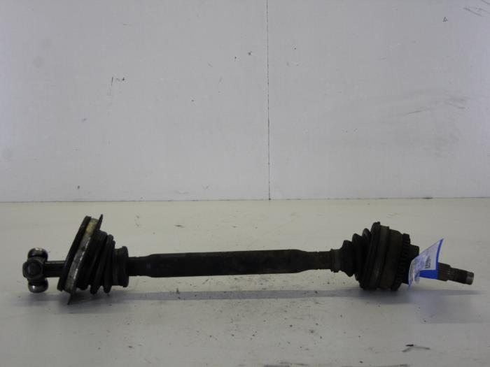 Gebruikte Aandrijfas links-voor Renault Megane Coupé (DA) 2.0 IDE 16V Prijs € 30,00 Margeregeling aangeboden door Gebr Opdam B.V.
