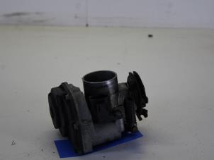 Gebruikte Gasklephuis Volkswagen Polo III (6N1) 1.6i 75 Prijs € 42,00 Margeregeling aangeboden door Gebr Opdam B.V.