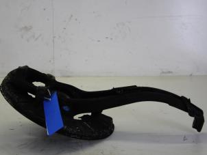 Gebruikte Asschenkel rechts-voor Porsche Cayenne (9PA) 4.5 S V8 32V Prijs € 85,00 Margeregeling aangeboden door Gebr Opdam B.V.