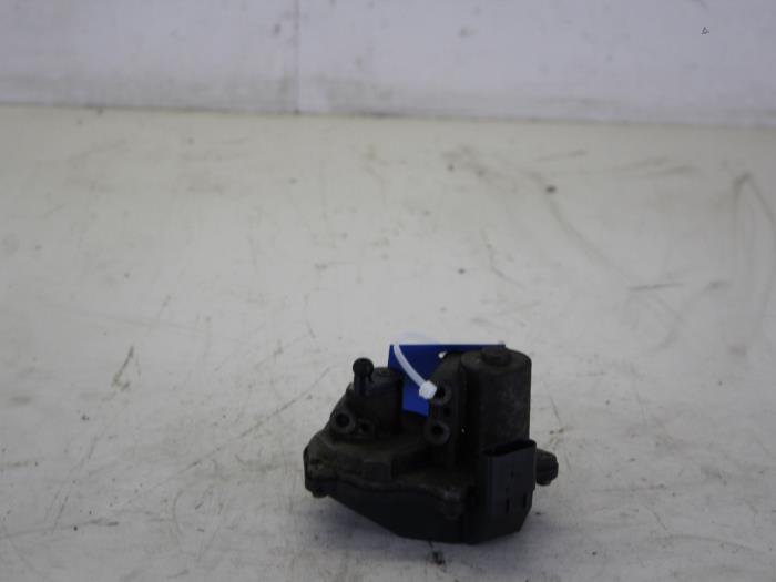 Gebruikte Wervelklep motor Volkswagen Golf V (1K1) 2.0 TFSI GTI 16V Prijs € 42,00 Margeregeling aangeboden door Gebr Opdam B.V.