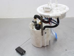 Gebruikte Tank element Pomp Opel Insignia Sports Tourer 2.0 CDTI 16V 130 ecoFLEX Prijs € 42,00 Margeregeling aangeboden door Gebr Opdam B.V.