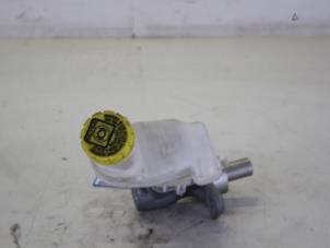 Gebruikte Hoofdremcilinder Fiat Panda/Pandina (312) 0.9 TwinAir 65 Prijs op aanvraag aangeboden door Gebr Opdam B.V.