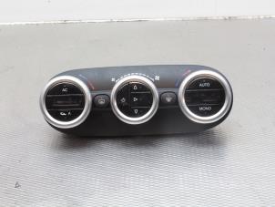 Gebruikte Kachel Bedieningspaneel Alfa Romeo Giulietta (940) 1.6 JTDm 16V Prijs € 42,00 Margeregeling aangeboden door Gebr Opdam B.V.