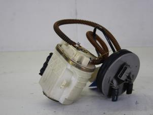 Gebruikte Benzinepomp Volkswagen Golf III (1H1) 1.6 i Prijs € 21,00 Margeregeling aangeboden door Gebr Opdam B.V.