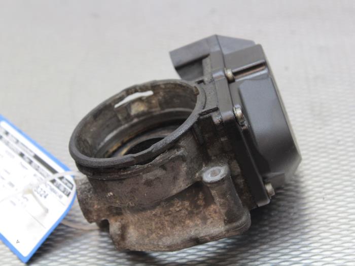 Gebruikte Gasklephuis Volkswagen Transporter T5 1.9 TDi Prijs € 64,00 Margeregeling aangeboden door Gebr Opdam B.V.