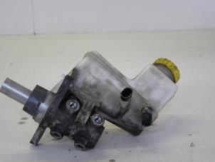 Gebruikte Hoofdremcilinder Fiat Doblo Cargo (223) 1.9 JTD Prijs € 20,00 Margeregeling aangeboden door Gebr Opdam B.V.