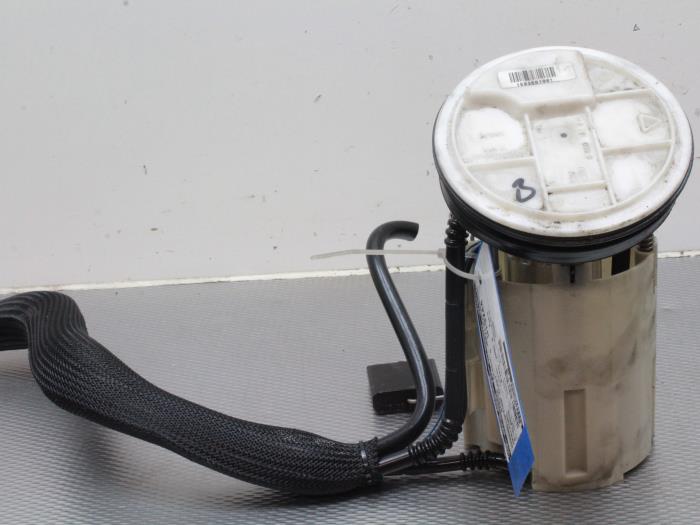 Gebruikte Tank element Pomp Mercedes E (W211) 4.0 E-420 CDI 32V Prijs op aanvraag aangeboden door Gebr Opdam B.V.