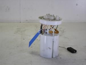 Gebruikte Benzinepomp Ford Focus 3 Wagon 1.0 Ti-VCT EcoBoost 12V 125 Prijs € 42,00 Margeregeling aangeboden door Gebr Opdam B.V.