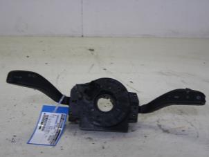 Gebruikte Combischakelaar Stuurkolom Volkswagen Polo IV (9N1/2/3) 1.9 SDI Prijs € 26,00 Margeregeling aangeboden door Gebr Opdam B.V.