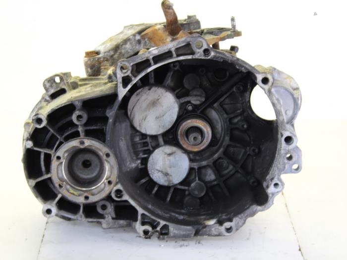 Gebruikte Versnellingsbak Volkswagen Passat Variant (3C5) 2.0 TDI 140 Prijs € 255,00 Margeregeling aangeboden door Gebr Opdam B.V.