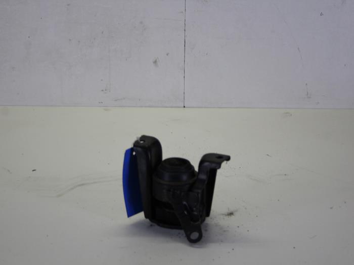 Gebruikte Motorrubber Toyota Corolla (E12) 1.6 16V VVT-i Prijs € 17,00 Margeregeling aangeboden door Gebr Opdam B.V.