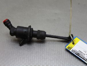 Gebruikte Koppeling Hulp Cilinder Renault Megane II (BM/CM) 1.5 dCi 105 Prijs op aanvraag aangeboden door Gebr Opdam B.V.