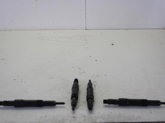 Verstuiver (diesel) van een Ford Transit 2.0 TDdi 16V 260S 2002