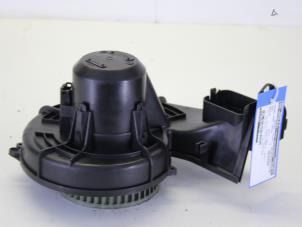 Gebruikte Chaufage Ventilatiemotor Opel Meriva 1.7 CDTI 16V Prijs € 17,00 Margeregeling aangeboden door Gebr Opdam B.V.