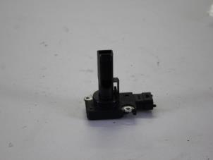 Gebruikte Luchtmassameter Saab 9-3 II Sport Sedan (YS3F) 2.0t 16V Prijs € 17,00 Margeregeling aangeboden door Gebr Opdam B.V.