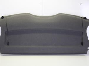 Gebruikte Hoedenplank Ford Fiesta 5 (JD/JH) 1.4 16V Prijs € 21,00 Margeregeling aangeboden door Gebr Opdam B.V.