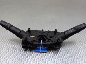 Gebruikte Combischakelaar Stuurkolom Mitsubishi Space Star (A0) 1.0 12V Prijs op aanvraag aangeboden door Gebr Opdam B.V.