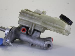 Gebruikte Hoofdremcilinder Renault Megane II Grandtour (KM) 1.6 16V Prijs € 20,00 Margeregeling aangeboden door Gebr Opdam B.V.