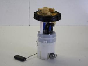 Gebruikte Benzinepomp Mitsubishi Colt (Z2/Z3) 1.1 12V Prijs € 42,00 Margeregeling aangeboden door Gebr Opdam B.V.