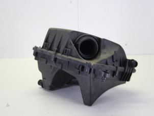 Gebruikte Luchtfilterhuis Opel Vectra C Caravan 2.0 Turbo 16V Prijs € 42,00 Margeregeling aangeboden door Gebr Opdam B.V.