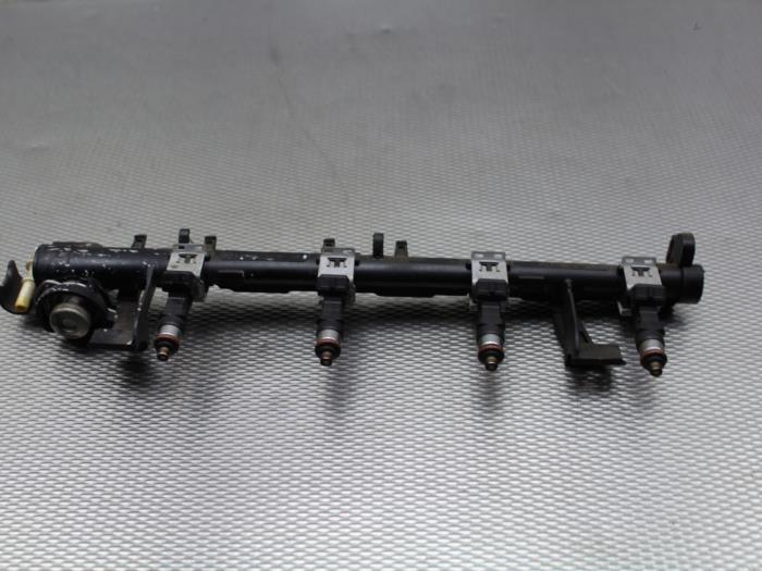 Gebruikte Injector brug Ford Focus 3 Wagon 1.6 Ti-VCT 16V 125 Prijs op aanvraag aangeboden door Gebr Opdam B.V.
