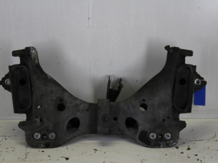 Gebruikte Subframe Renault Twingo (C06) 1.2 Prijs € 42,00 Margeregeling aangeboden door Gebr Opdam B.V.