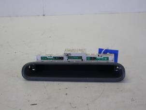 Gebruikte Display Interieur Renault Twingo (C06) 1.2 Prijs € 34,00 Margeregeling aangeboden door Gebr Opdam B.V.