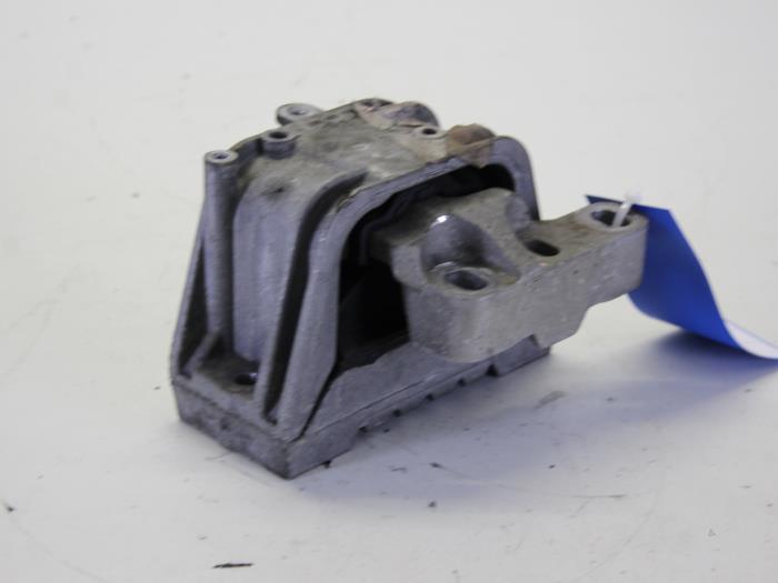 Gebruikte Motorrubber Seat Leon (1P1) 2.0 FSI 16V Prijs € 42,00 Margeregeling aangeboden door Gebr Opdam B.V.