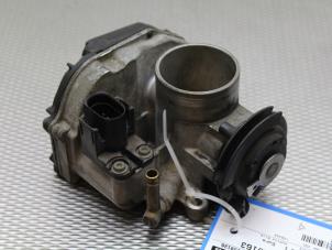 Gebruikte Gasklephuis Volkswagen Polo III (6N1) 1.4i 60 Prijs € 26,00 Margeregeling aangeboden door Gebr Opdam B.V.