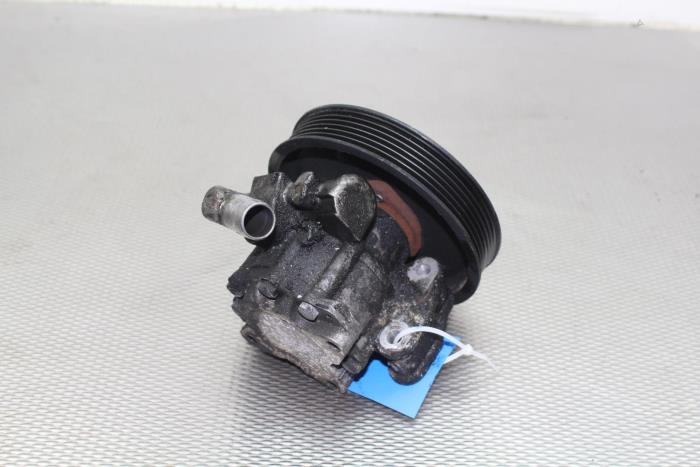 Gebruikte Pomp Servo Mercedes C Combi (S203) 2.7 C-270 CDI 20V Prijs € 64,00 Margeregeling aangeboden door Gebr Opdam B.V.