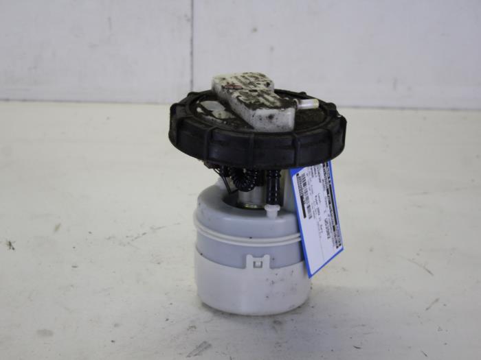 Gebruikte Benzinepomp Renault Twingo (C06) 1.2 16V Prijs € 24,00 Margeregeling aangeboden door Gebr Opdam B.V.