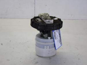 Gebruikte Benzinepomp Renault Twingo (C06) 1.2 16V Prijs € 26,00 Margeregeling aangeboden door Gebr Opdam B.V.