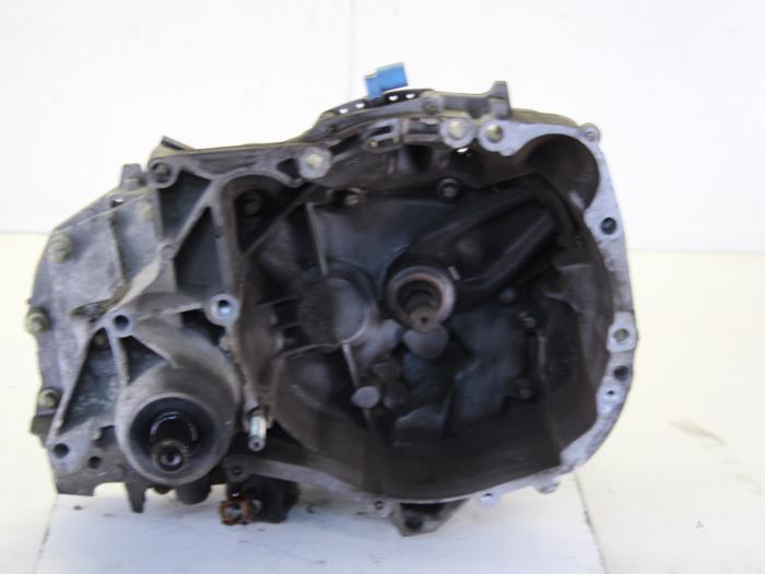 Gebruikte Versnellingsbak Renault Twingo (C06) 1.2 16V Prijs € 150,00 Margeregeling aangeboden door Gebr Opdam B.V.