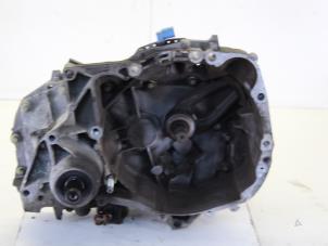 Gebruikte Versnellingsbak Renault Twingo (C06) 1.2 16V Prijs € 212,00 Margeregeling aangeboden door Gebr Opdam B.V.