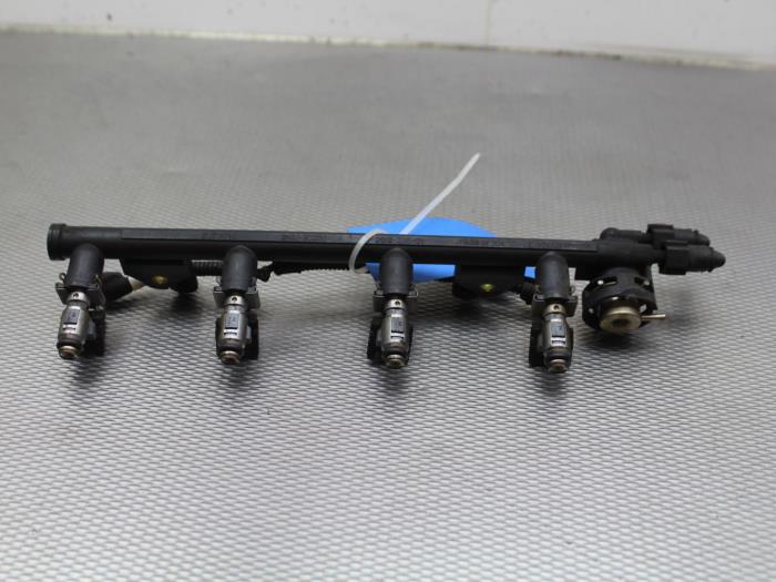 Gebruikte Injector brug Ford KA Prijs € 51,00 Margeregeling aangeboden door Gebr Opdam B.V.