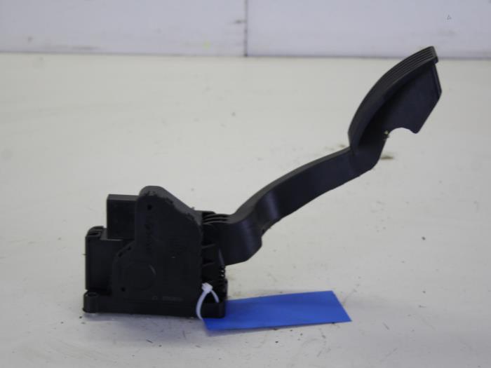 Gebruikte Gaspedaalpositie Sensor Fiat Grande Punto (199) 1.4 16V Prijs € 42,00 Margeregeling aangeboden door Gebr Opdam B.V.