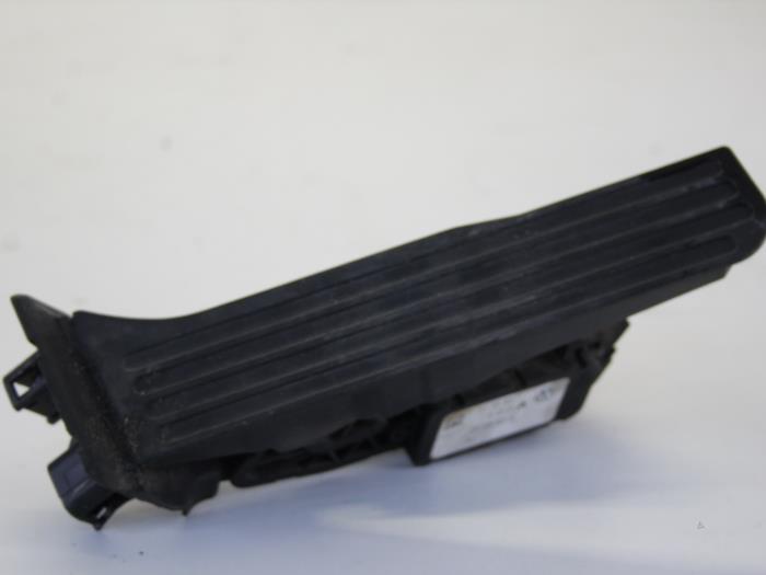 Gebruikte Sensor Gaspedaalpositie Volkswagen Golf V (1K1) 2.0 TDI 16V Prijs € 42,00 Margeregeling aangeboden door Gebr Opdam B.V.