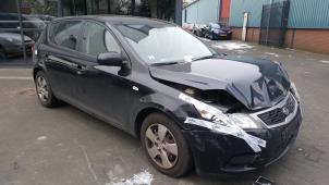 Gebruikte Versnellingsbak Kia Cee'd (EDB5) 1.6 CRDi 16V Prijs € 212,00 Margeregeling aangeboden door Gebr Opdam B.V.