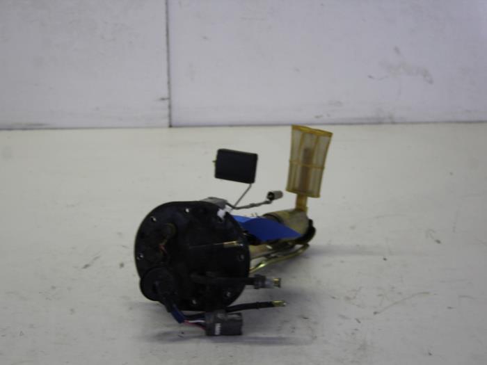 Gebruikte Benzinepomp Toyota Starlet (EP8/NP8) 1.3 Friend,XLi 12V Prijs € 25,00 Margeregeling aangeboden door Gebr Opdam B.V.
