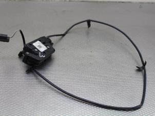 Gebruikte Deurvanger 4Deurs links-voor Ford B-Max (JK8) 1.6 TDCi 95 Prijs op aanvraag aangeboden door Gebr Opdam B.V.