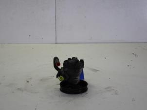 Gebruikte Pomp Servo Hyundai H-1/Starex Travel 2.5 TD Prijs € 26,00 Margeregeling aangeboden door Gebr Opdam B.V.