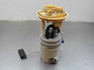 Gebruikte Benzinepomp Mitsubishi Colt (Z2/Z3) 1.1 12V Prijs € 38,00 Margeregeling aangeboden door Gebr Opdam B.V.