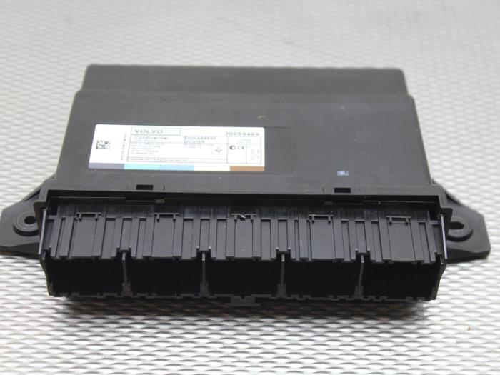 Gebruikte Computer Diversen Volvo V60 I (FW/GW) 1.6 T4 16V Prijs op aanvraag aangeboden door Gebr Opdam B.V.