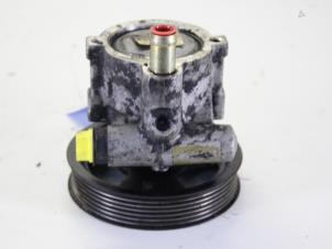 Gebruikte Stuurpomp Renault Espace (JK) 3.0 dCi V6 24V Grand Espace Prijs € 26,00 Margeregeling aangeboden door Gebr Opdam B.V.